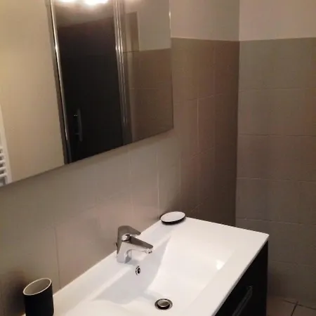 Le First Vue Apartament *